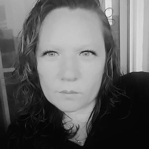 Meet your Posher, Yvette